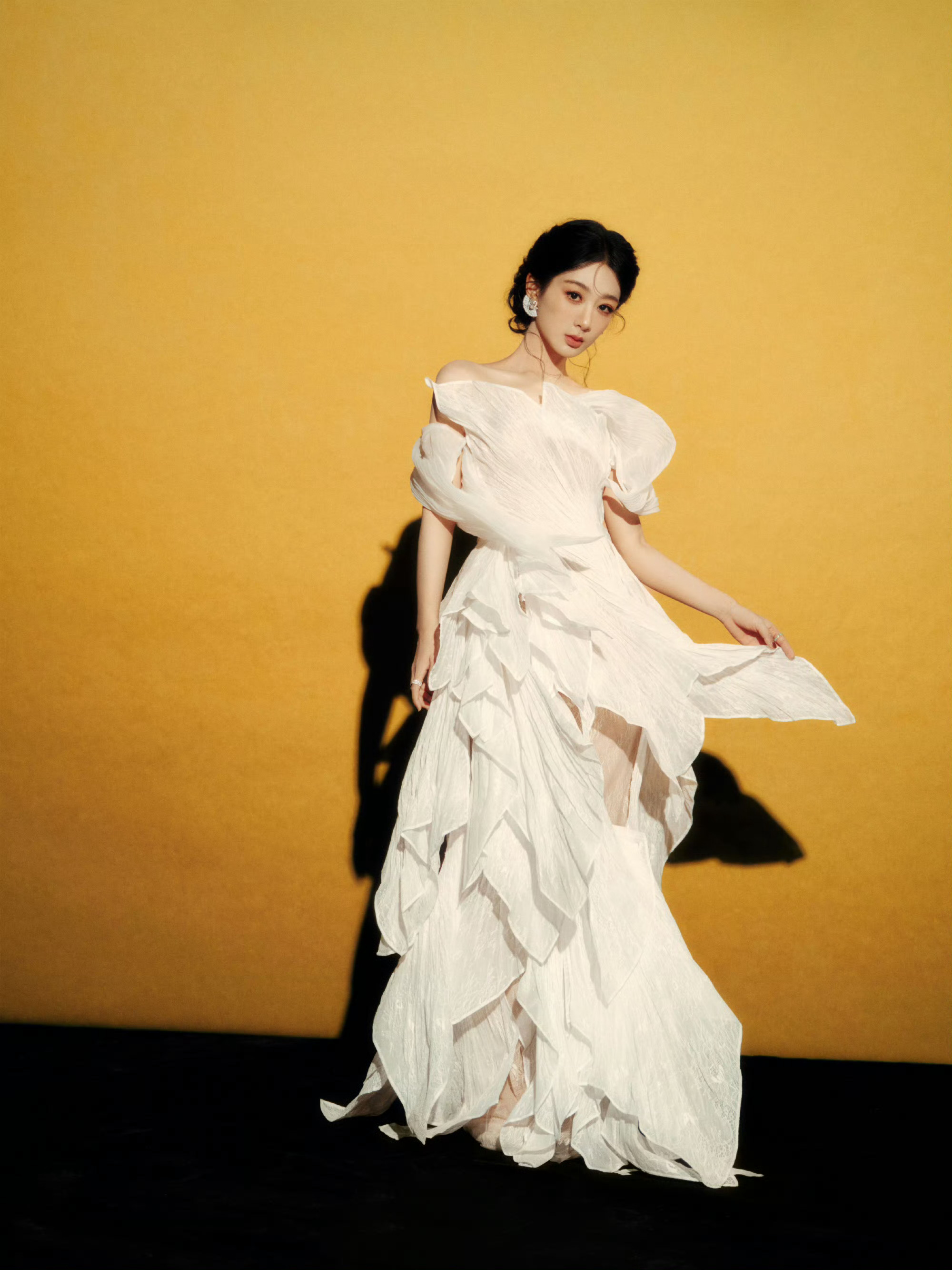 11.4娱乐瓜:肖战 杨紫 成毅 杨幂 白鹿 彭小苒 张凌赫 梁洁 李兰迪