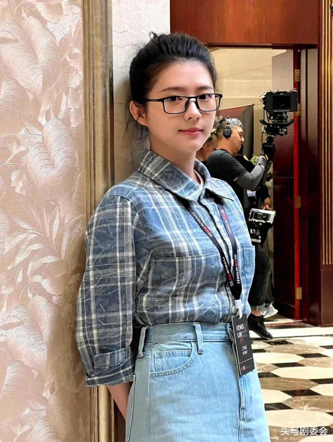 《蛮好的人生》客串的她不简单,长得不美但有灵气,16岁就是女主