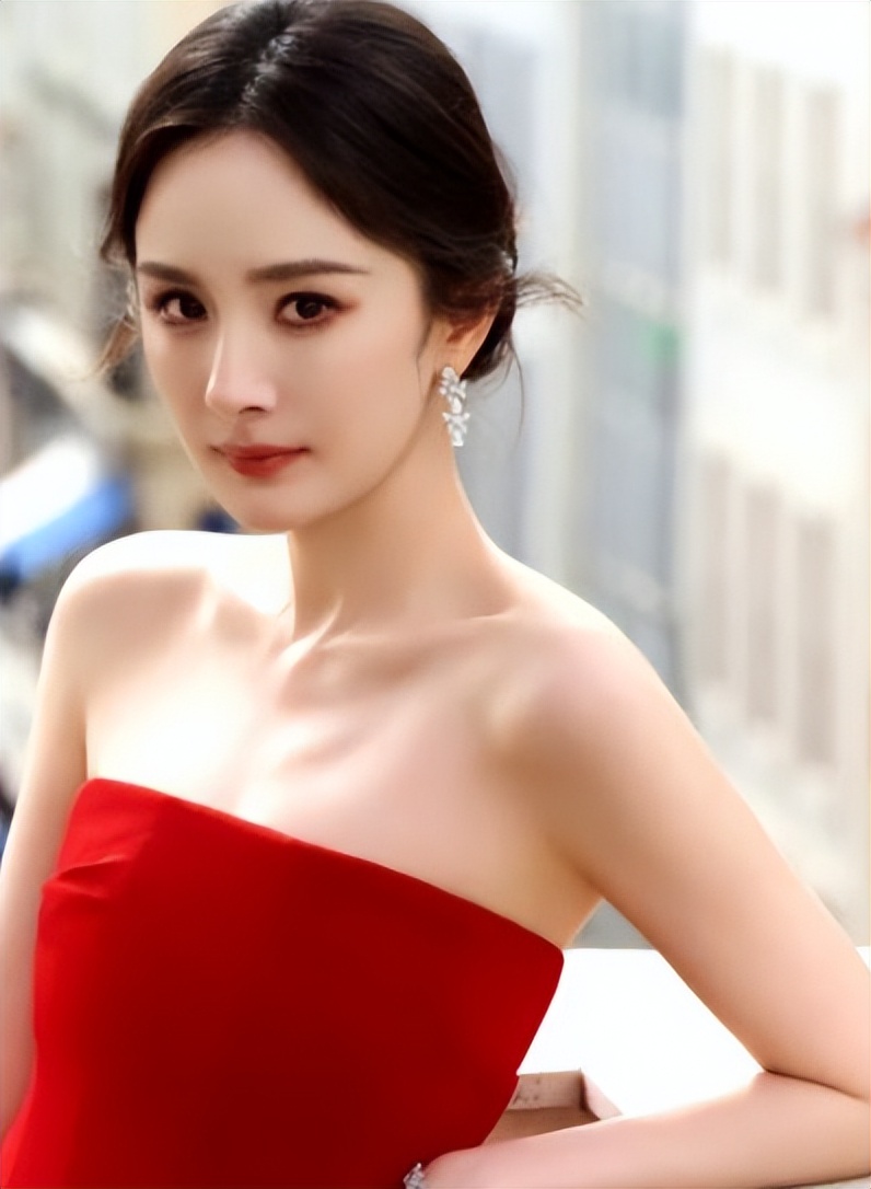 人心脏看什么都脏！房主任抱杨幂视频才火2天，恶心一幕就出现了