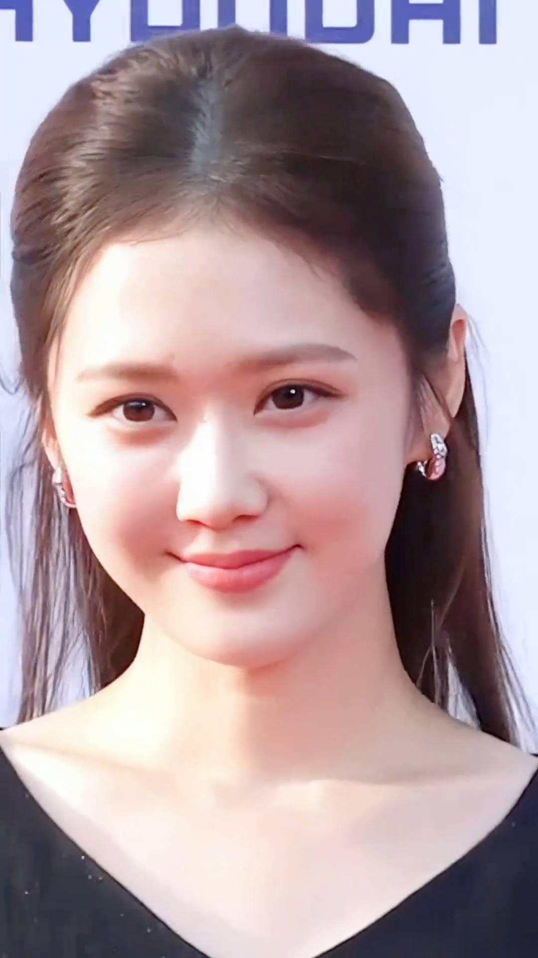 从\万人捧\到\万人嫌\，声誉一落千丈的这4位女明星，到底冤不冤