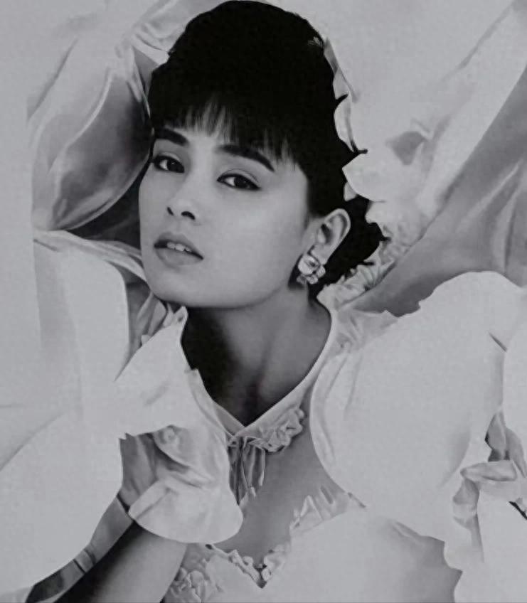 千百惠去世不到24小时，恶心一幕发生，黑料被扒，最后遗愿曝光