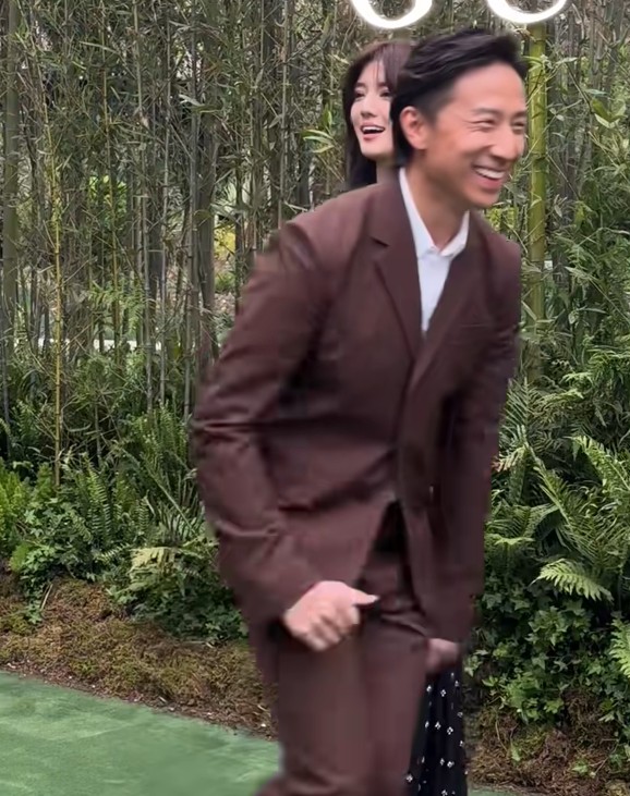 上海晚宴暴露咖位:章子怡侧身让位,李沁手插兜,C位独一无二!