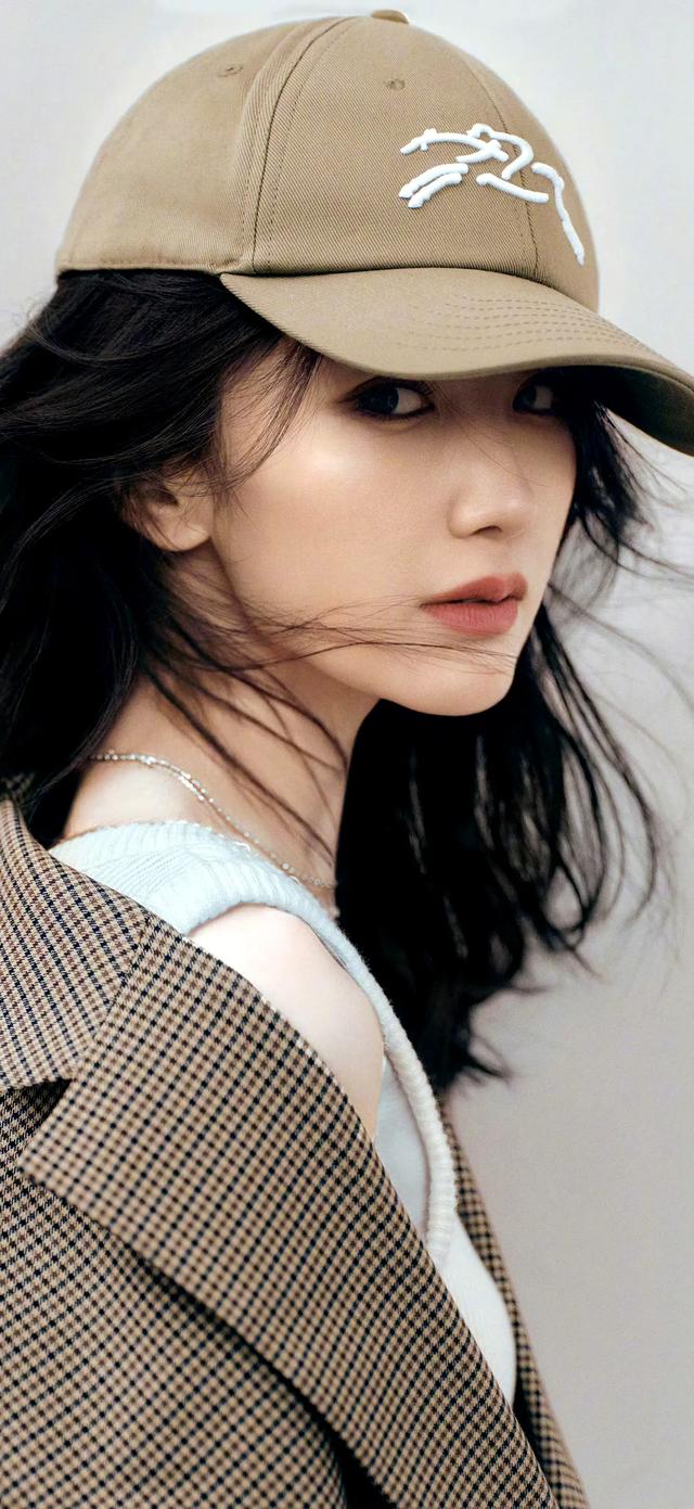 女明星壁纸-毛晓彤瑞丽时尚封面大片写真壁纸美图，毛晓彤美炸了