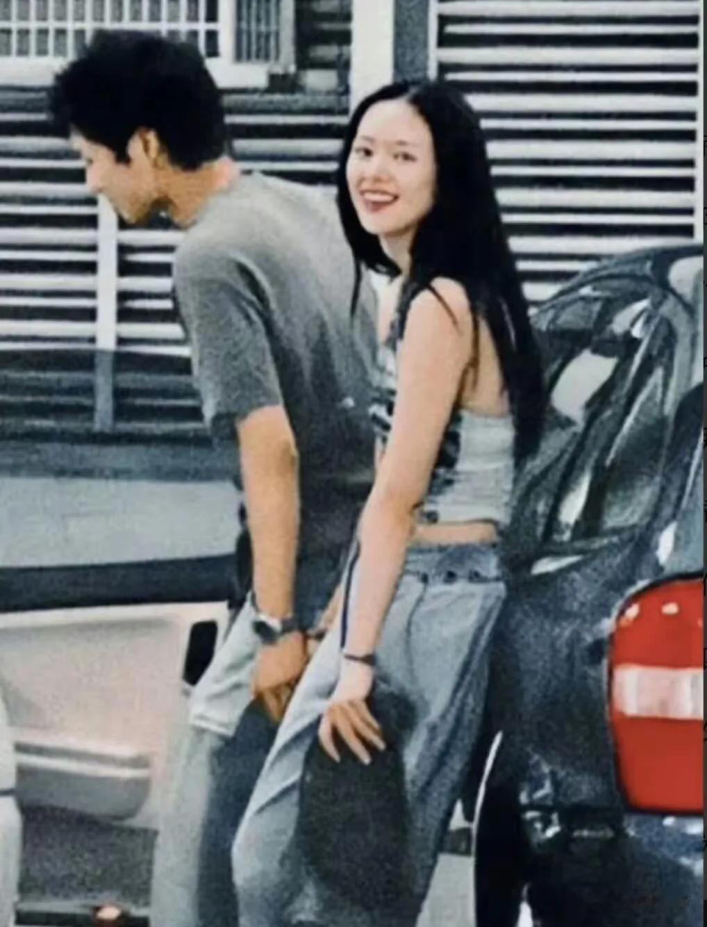 娜然跟霍启山回香港！男友忙工作她逛街消费，娜然脸肿开始幸福肥
