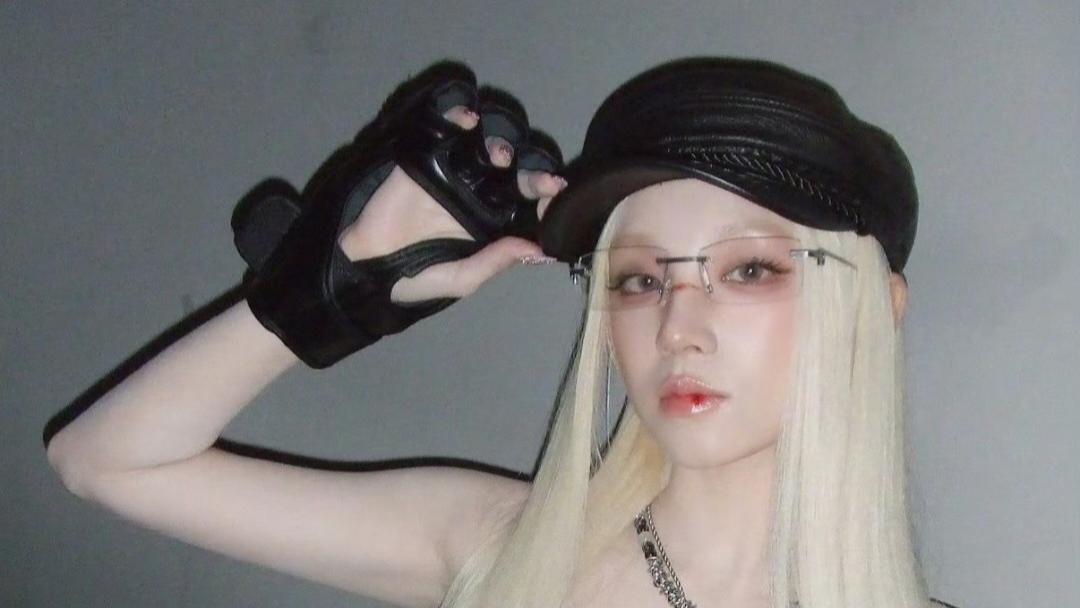 王安宇突袭韩国！20秒客串把宋雨琦MV帅上热搜第一