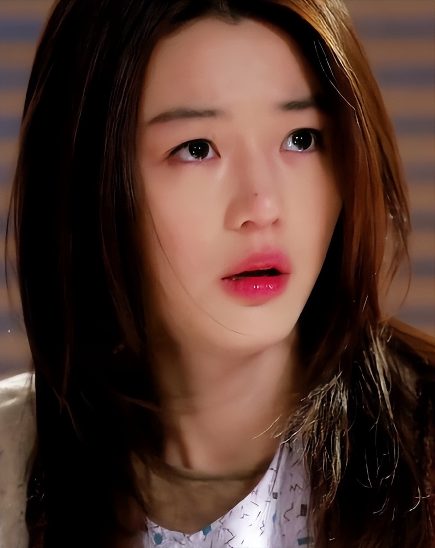 于晓光也没想到，全智贤塌房仅3天，秋瓷炫竟因一个举动口碑暴涨