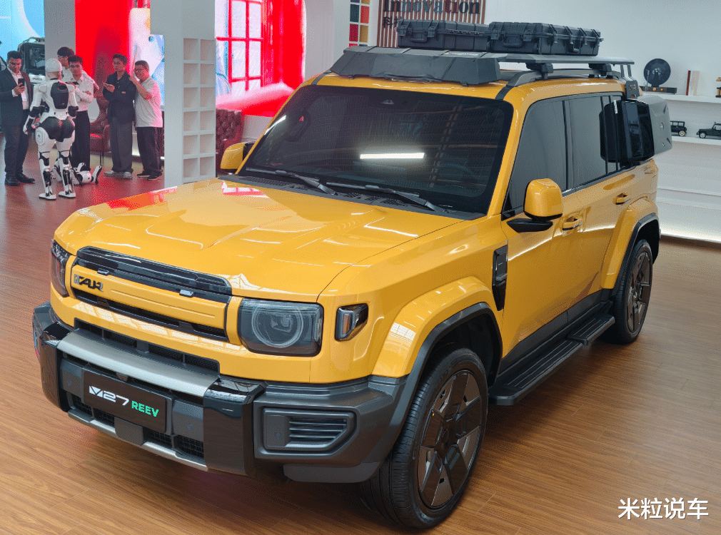 奇瑞一“大号SUV”来了，长得像路虎卫士+混动引擎，走平价路线