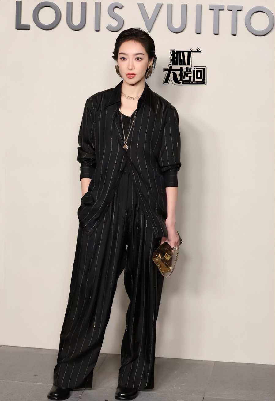 北京这一天：60岁巩俐震撼全家，王楚钦帅上热搜，金晨嘴又歪了？