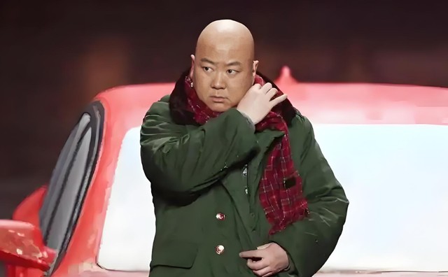 58岁郭冬临现状:身形消瘦,无儿无女定居北京,闲着没事拍拍视频