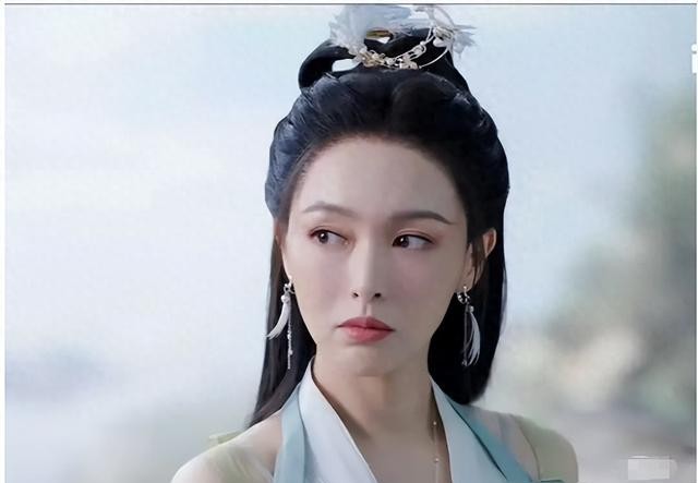 假山假景假脸，《念无双》仅播6集就被要求下架，唐嫣出手也没用