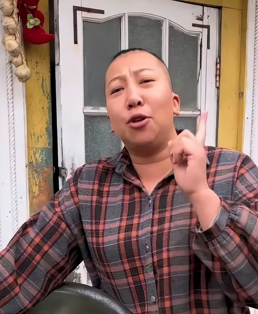 再遭封杀刚8天，国内难翻身的东北雨姐被曝另起灶炉，她能逆袭吗