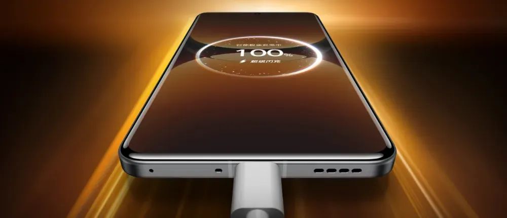 曝真我GT8 Pro沖高端，2K直屏+2億大底潛望