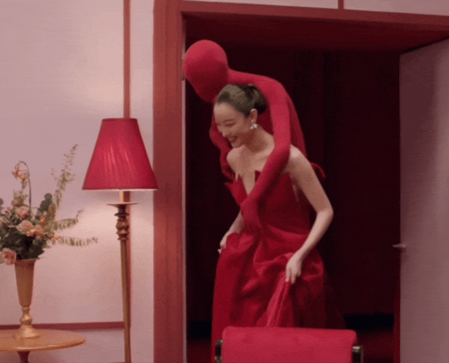 唐嫣倪妮同穿红色一个抽象一个日常!盘点唐嫣34套百搭减龄又高级