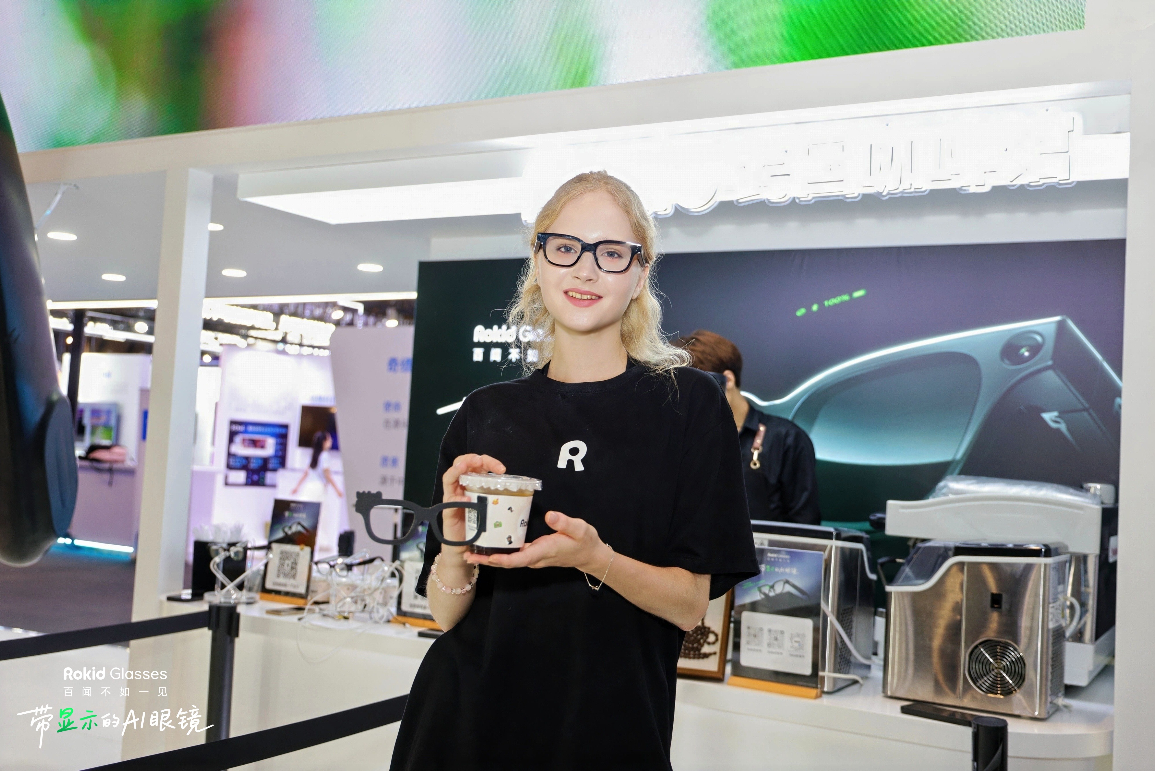 WAIC见证中国AI突破:Rokid Glasses定义下一代交互标准