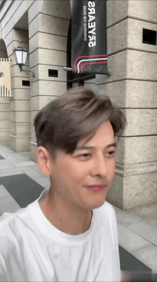 郭品超现状:寻亲成功后常住山东,48岁看着像28岁,自曝还是单身