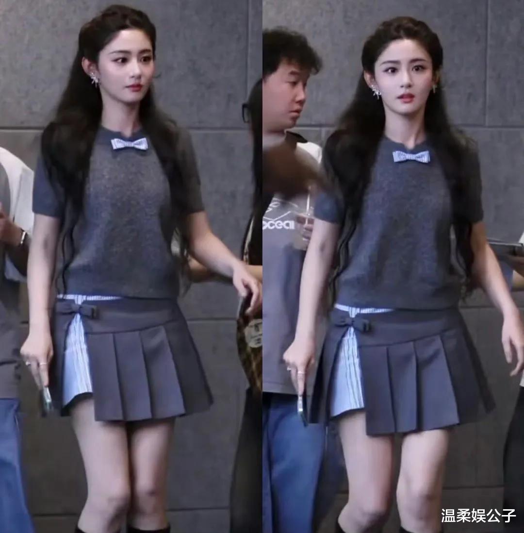 于正这回要笑醒!《凡人修仙传》扫楼,风头全被一米七的赵晴抢走