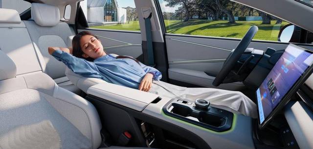 丰田放大招！轴距2米88中型SUV，续航达630km，仅售12.98万