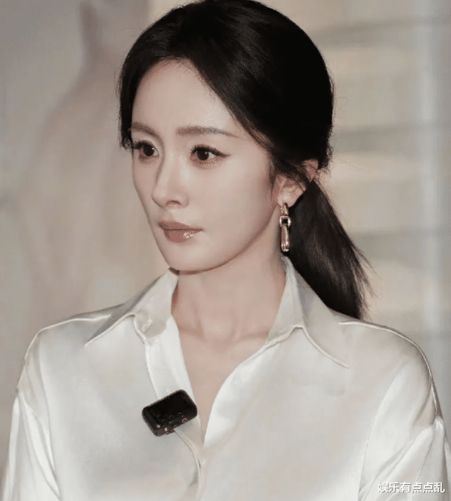 杨幂曝《生万物》收官, 剧组邀请迟蓬参加庆功宴被拒, 原因超好笑