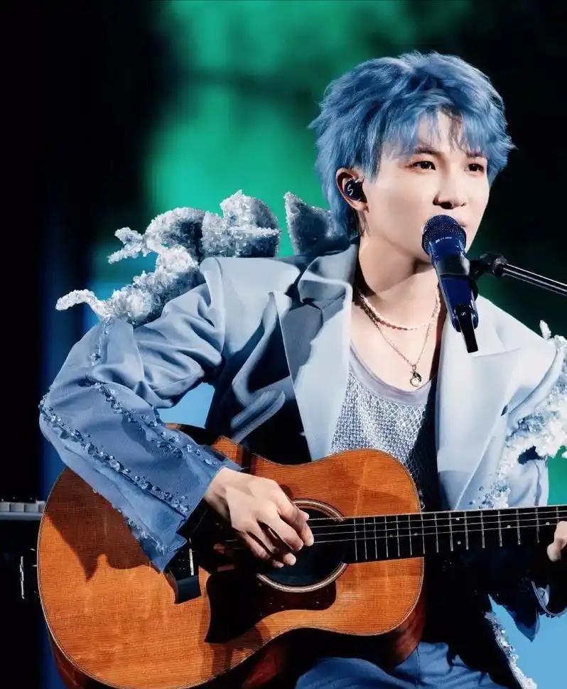 这一次，被香港文体旅局公开喊话的周深，让那英和整个乐坛沉默了