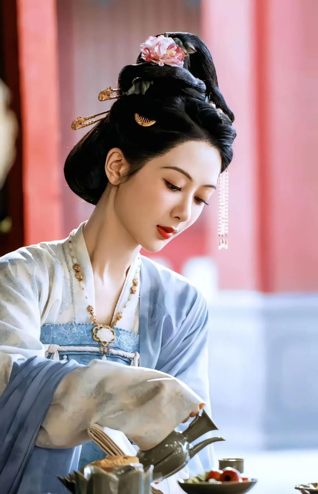 杨紫檀健次二搭《嫡谋》推迟?网传企鹅下血本:原著作者加一线大导演!