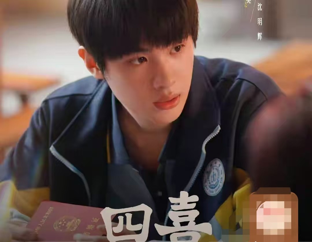 目光呆滞，台词生硬，蒋欣、童谣联手，也拯救不了他这个拖油瓶