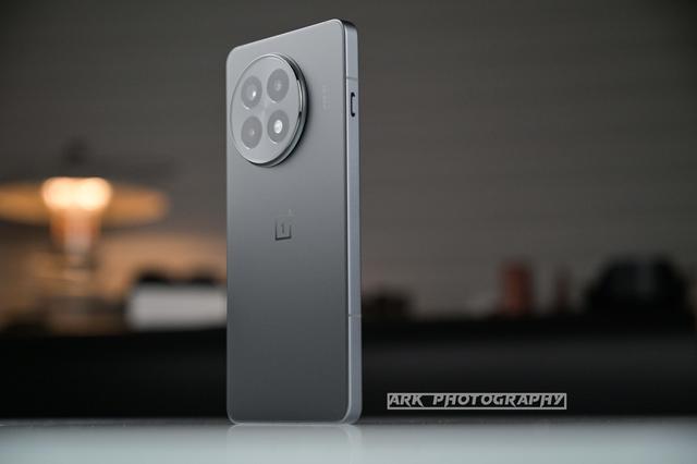 2025年Q2大戰：iQOO、一加、REDMI，全體標配大電池，誰能稱王