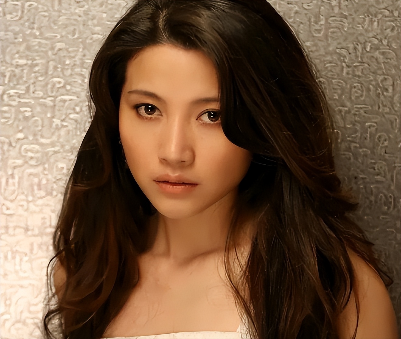 官宣恋情2个月，“老少恋”的颜丙燕，终究逃不过现实的残酷