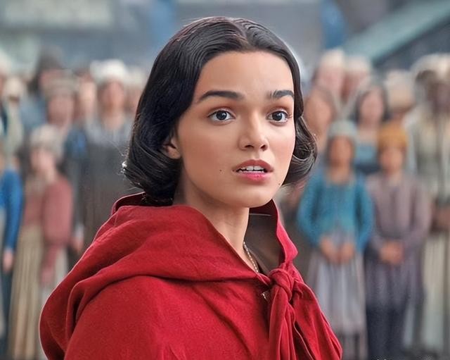 《白雪公主》亏损超14.5亿, 演员曾因歧视亚裔遭围攻, 狂删中文评论