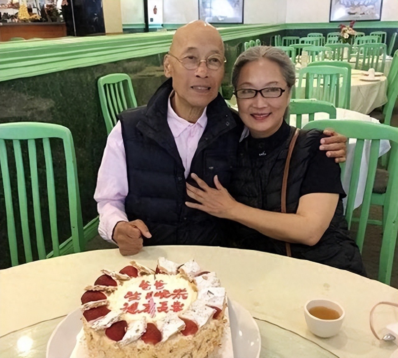 长居加国的 78 岁恬妮近照曝光 银发苍苍仍有韵味 为亡夫岳华潜心修佛