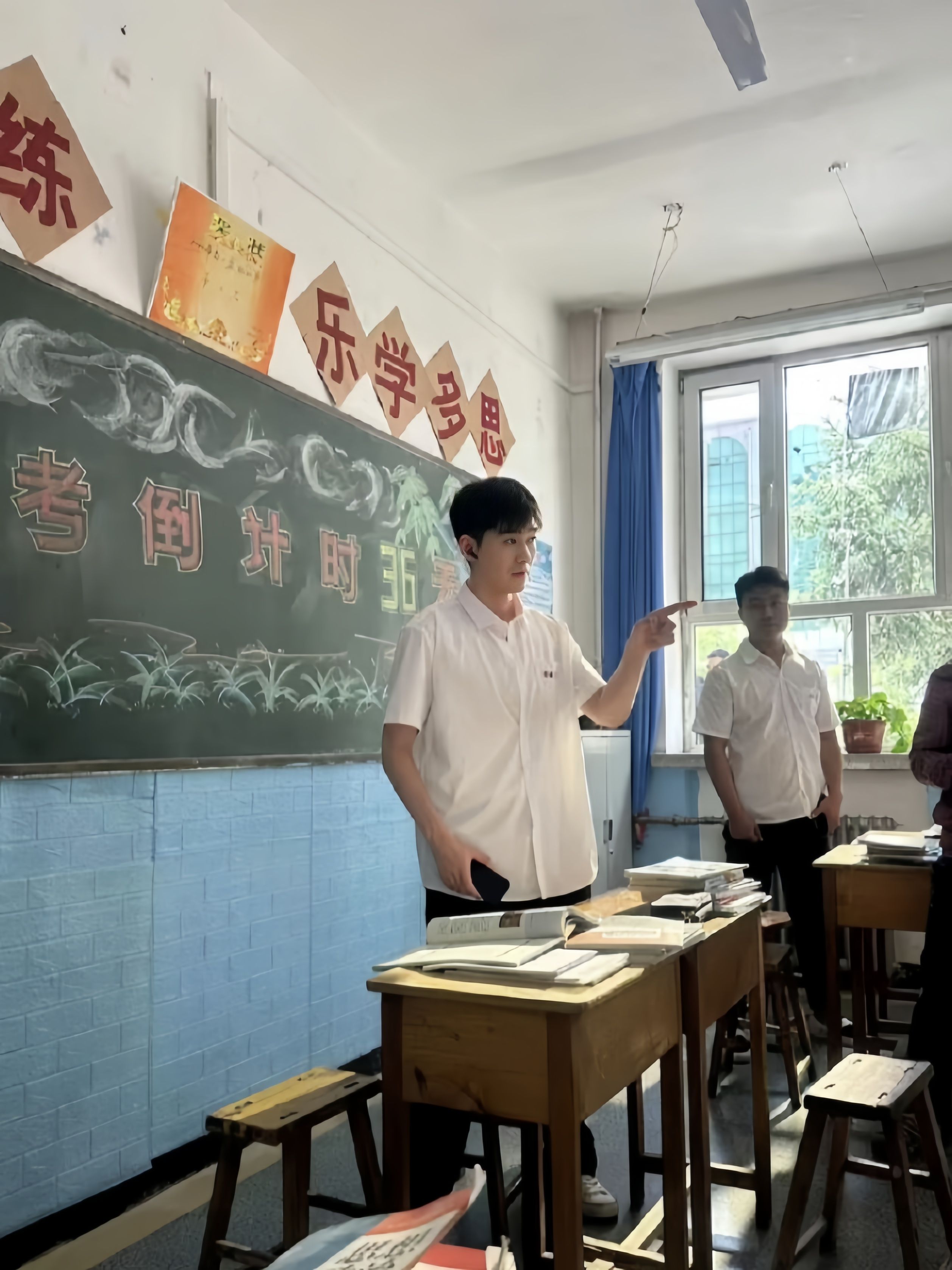 40岁张翰挑战高中生：是不服老还是没戏拍？网友：放过观众吧！