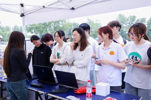 PConline携手微星校园行 | 龙魂燃动北京体育大学