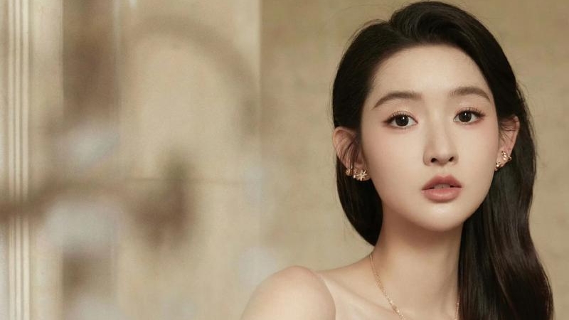 王玉雯微博之夜透纱裙：解锁高级性感，尽显多元审美魅力