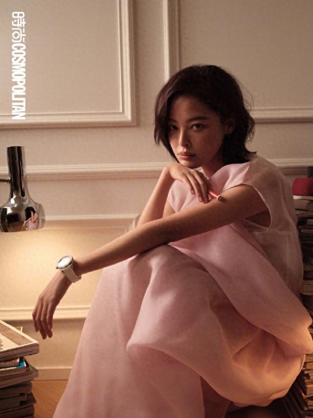 大波美图!辛芷蕾最新写真来袭