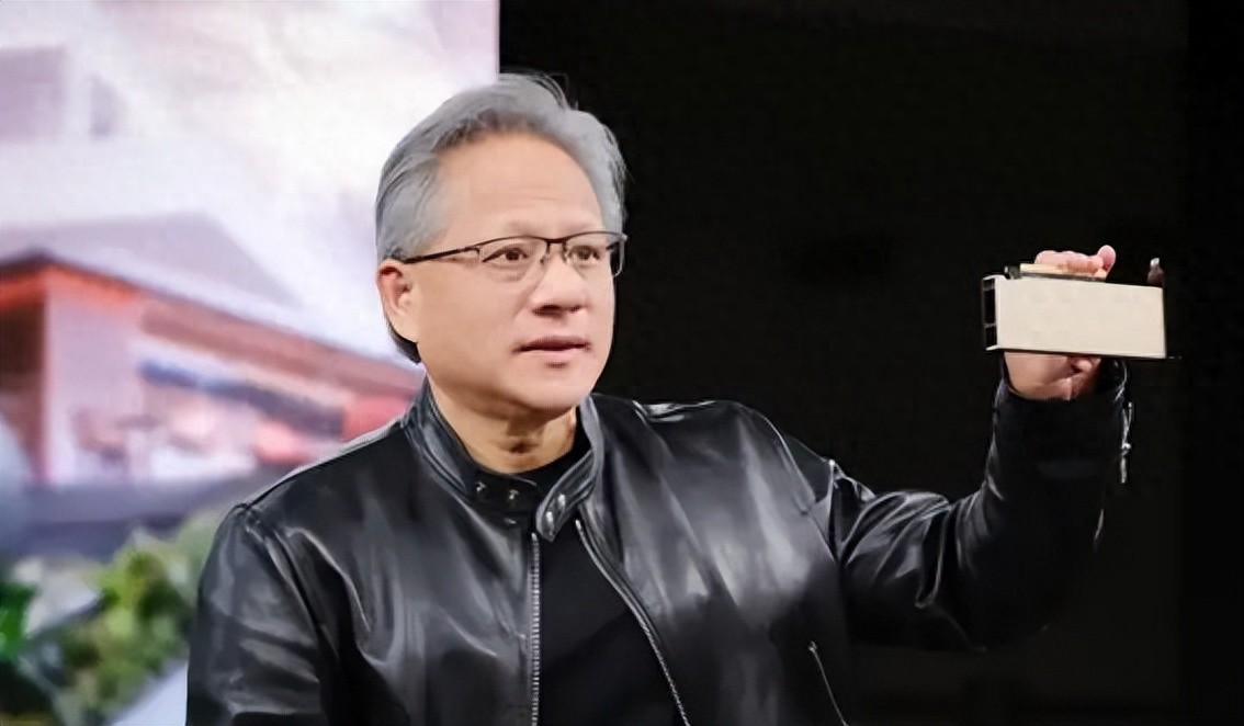英偉達(dá)警報響起，黃仁勛再次發(fā)聲，外媒：技術(shù)封鎖引發(fā)連鎖反應(yīng)了