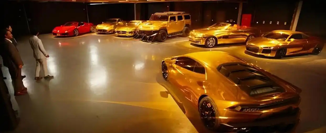 71岁成龙近照显老态 白发难掩“全球通行”影响力