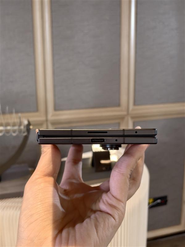 13999元起！三星Galaxy Z Fold7正式發布：8.9mm、215g全球最輕