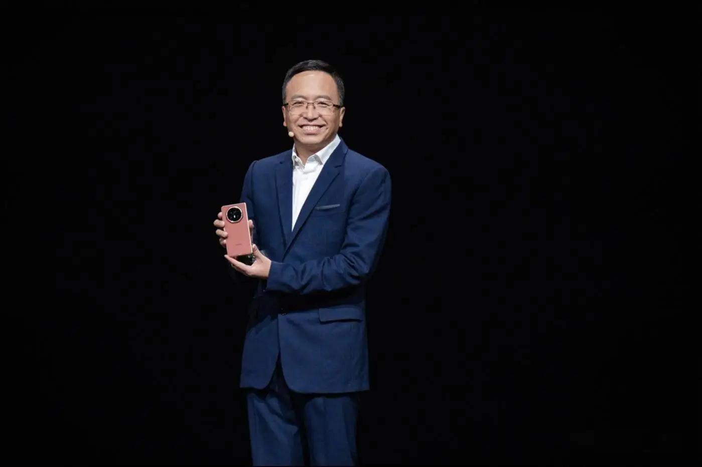 华为逆势增长2%排名第二,小米下滑2%排第四,荣耀跌幅最大排第五