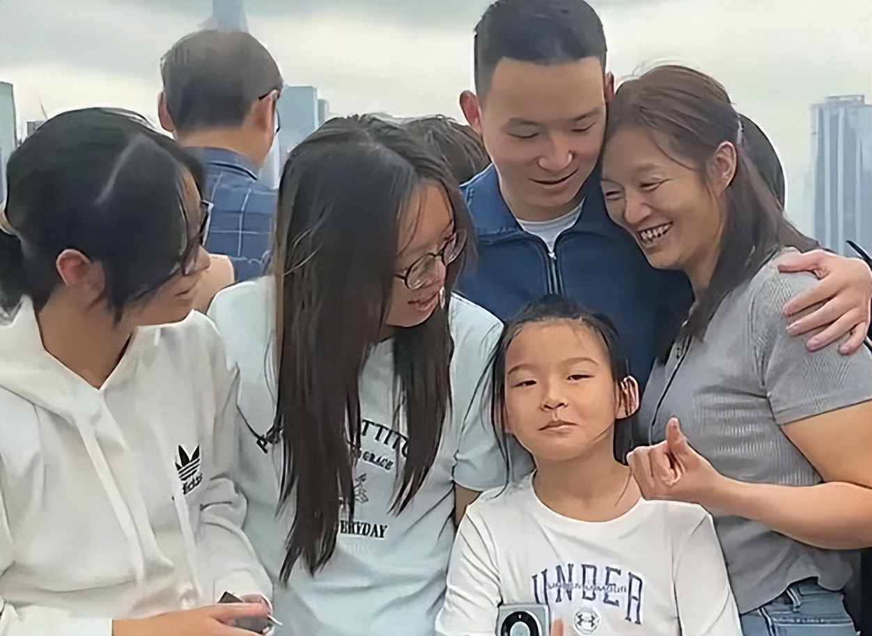 拍妈妈却遭举报封号？谢浩楠主动回应，公开道歉！