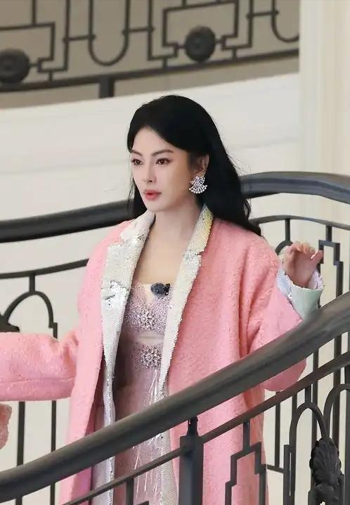 内娱\下限\再次刷新！葛晓倩曝猛料，张雨绮做过的荒唐事不止一件