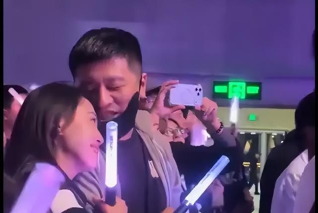 张雪峰被官媒怒批，引发热议，本人回应已知错反省