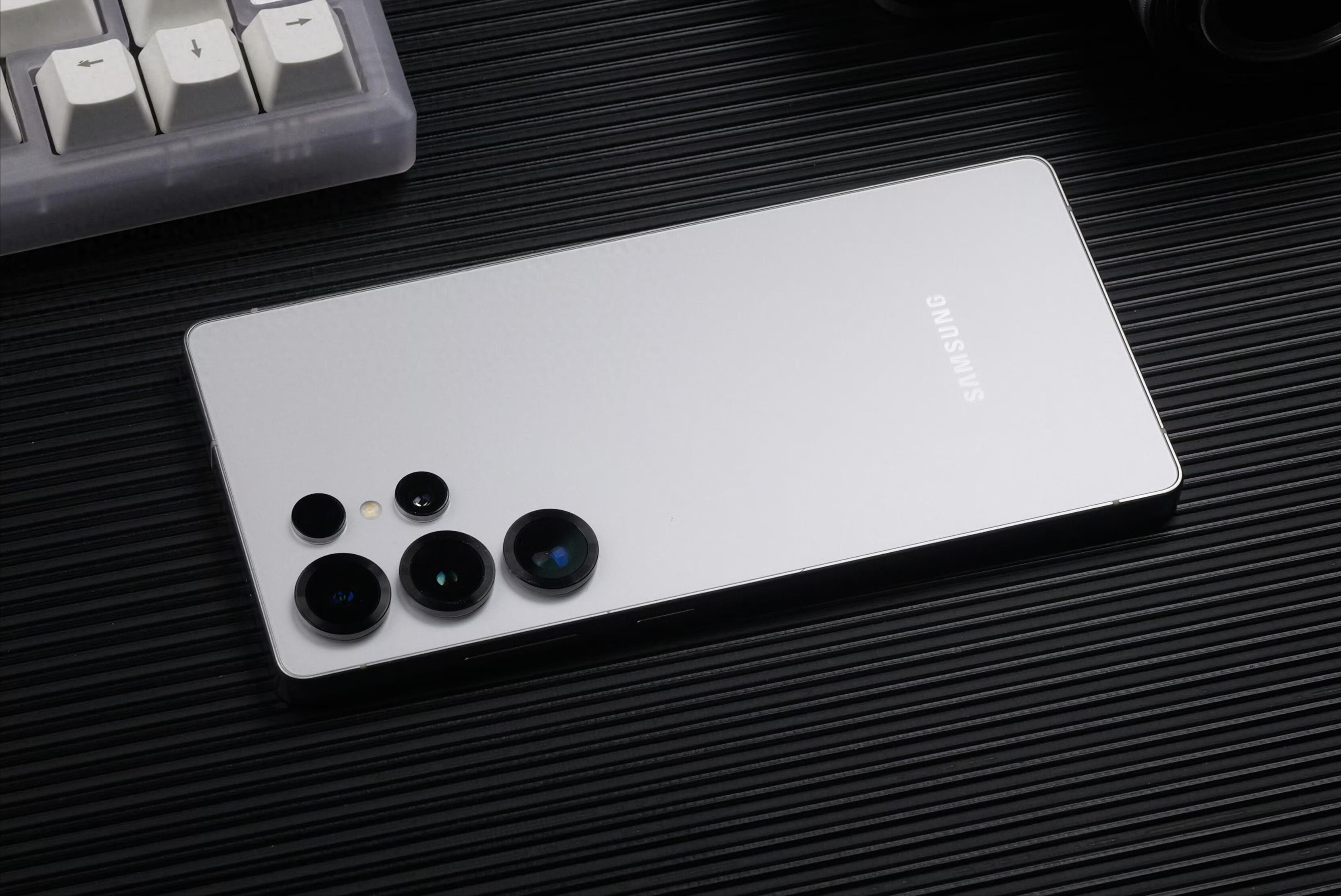 三星旗舰价格“大跳水”,从9699元跌至6648元,骁龙8至尊+2K直屏