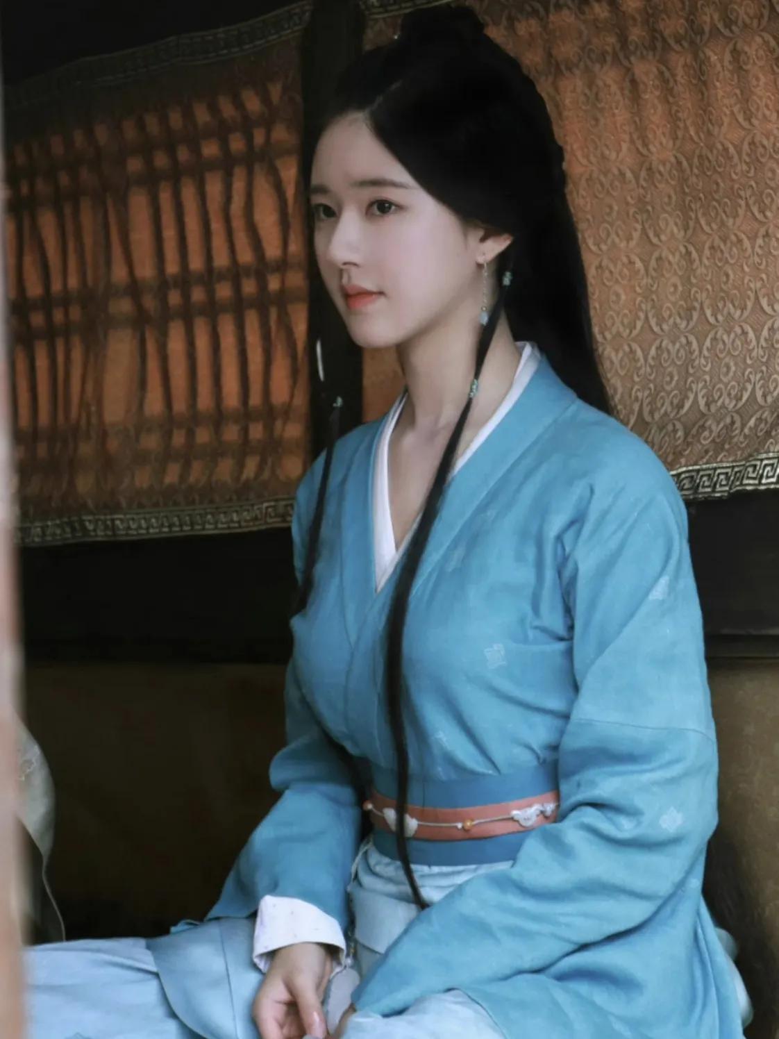 热搜爆了！赵露思直播“退圈发言”太刚了，获于正力挺