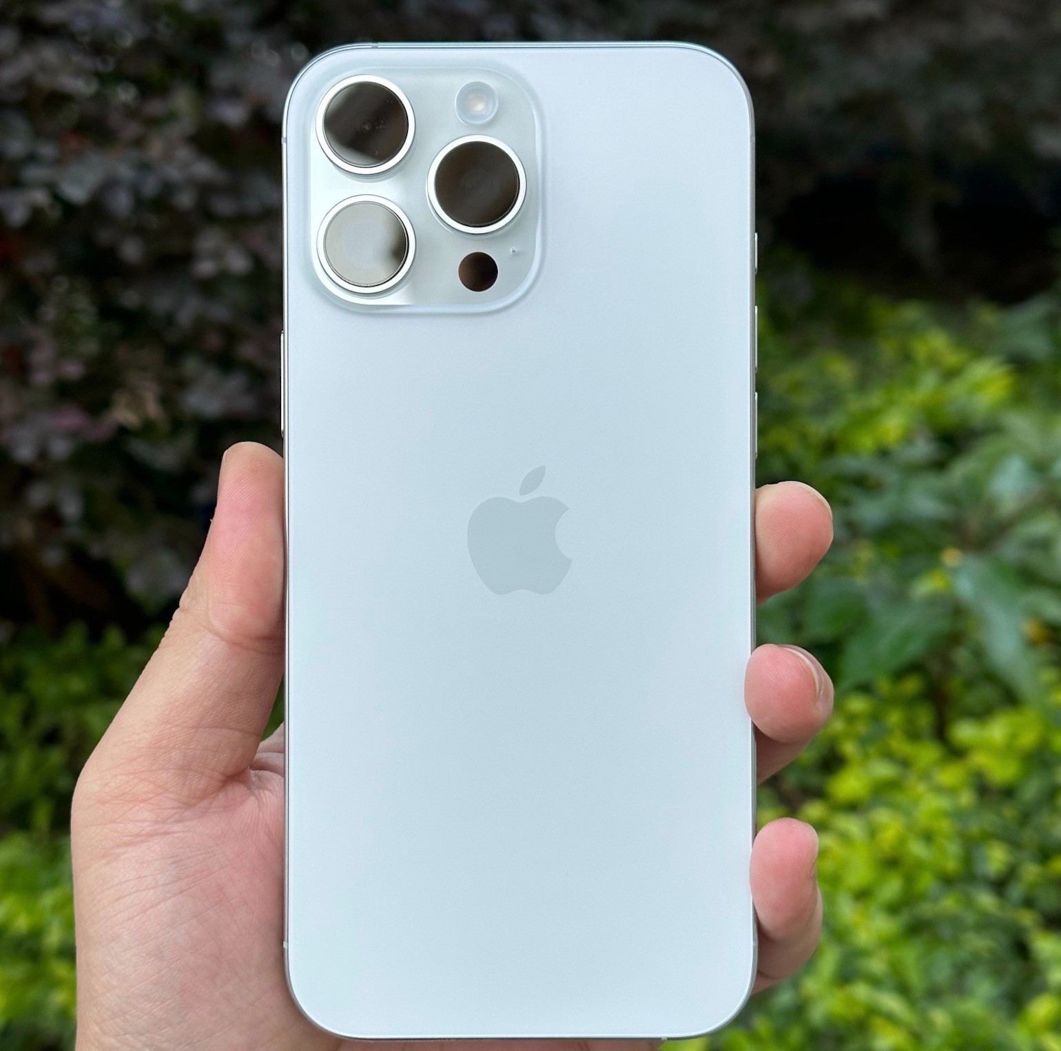 蘋果“機皇”突降2452元，256G+A18Pro+潛望長焦，果粉終于等到了