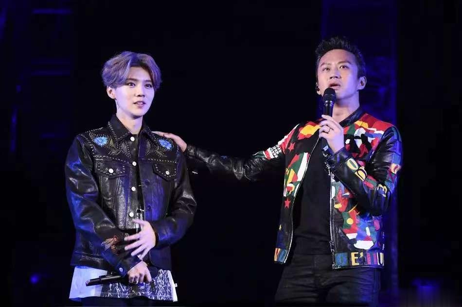 这一次,被通报“失联”的邓超,终究为他的疏忽行为给买了单!