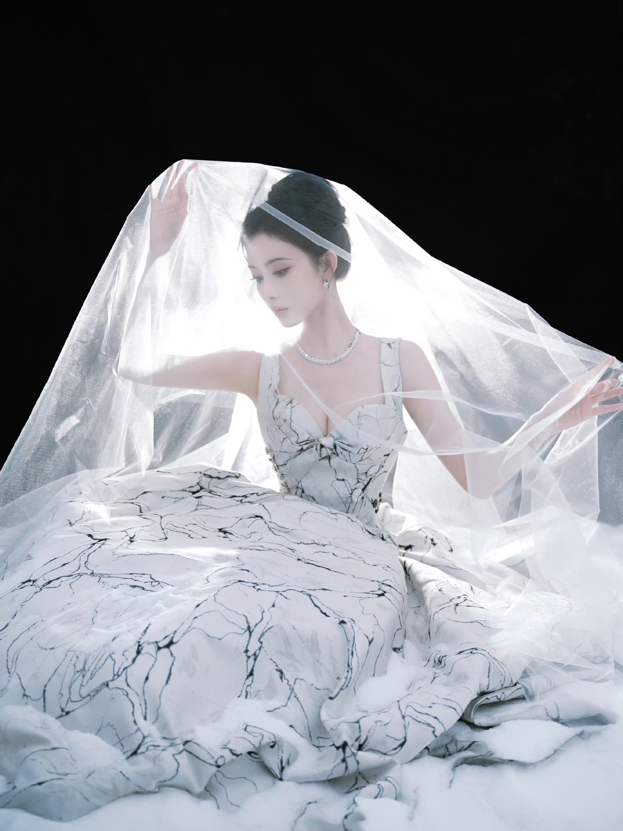 封神名场面！孟子义裙角漫开冰纹，尖叫之夜变身雪域神女炸场