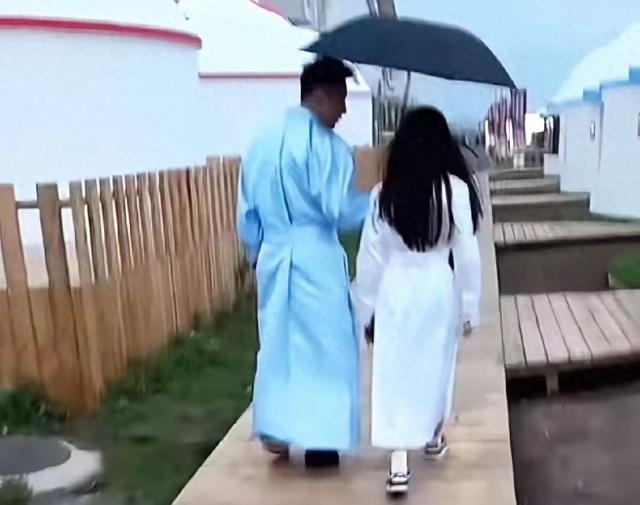 汪小菲都压不住儿子的语出惊人！大草原玩卡丁车射箭，比他爸还牛