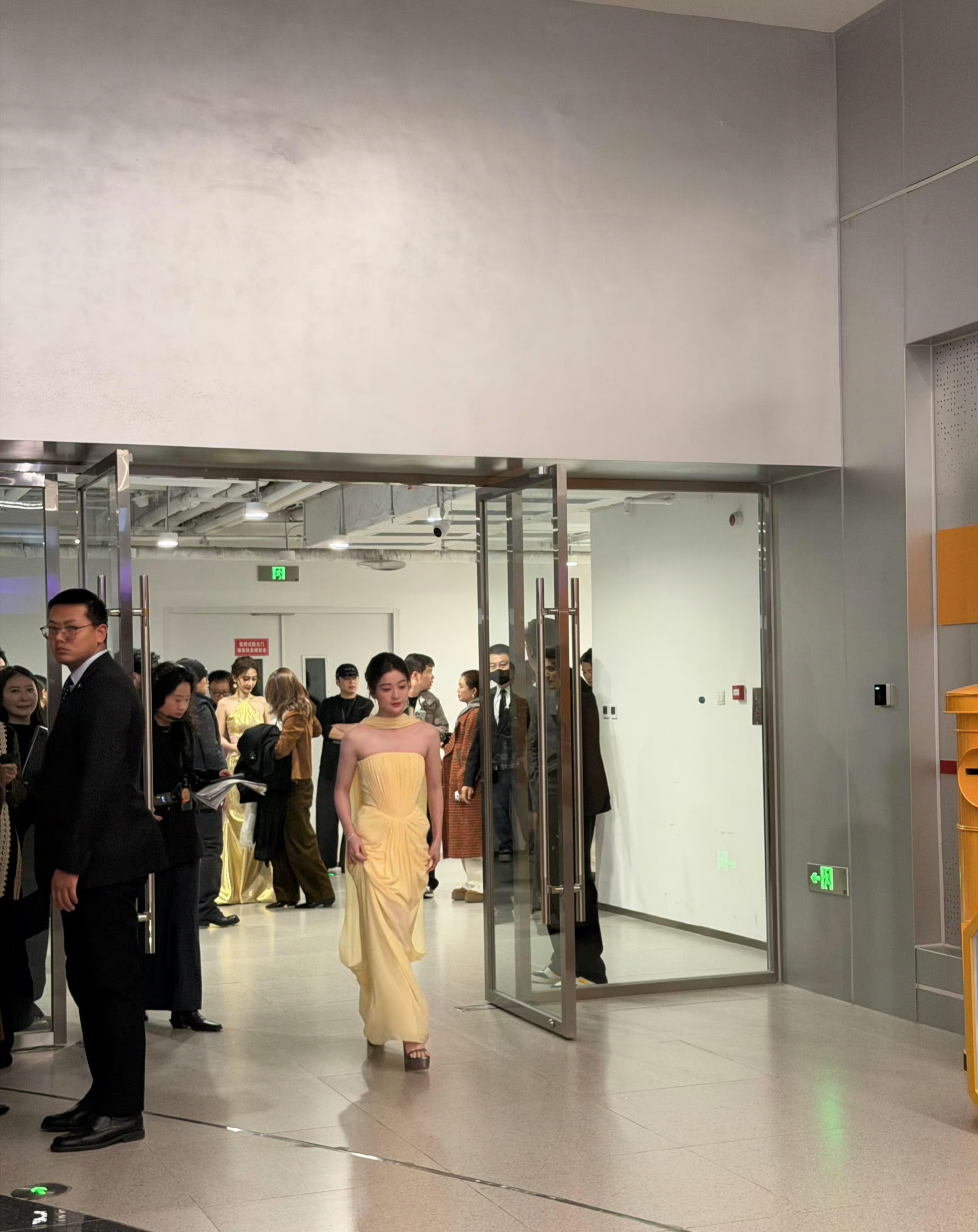 又一次和baby在活动上见面了 ???