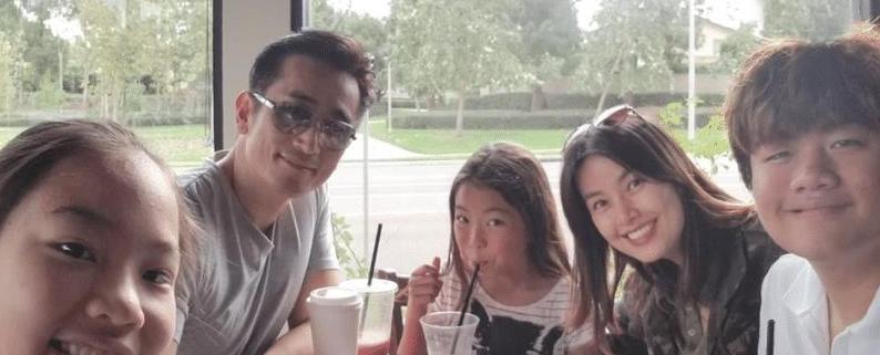 车仁表儿子大婚，58岁喜公公比新郎还帅，网友：法拉利生了辆夏利