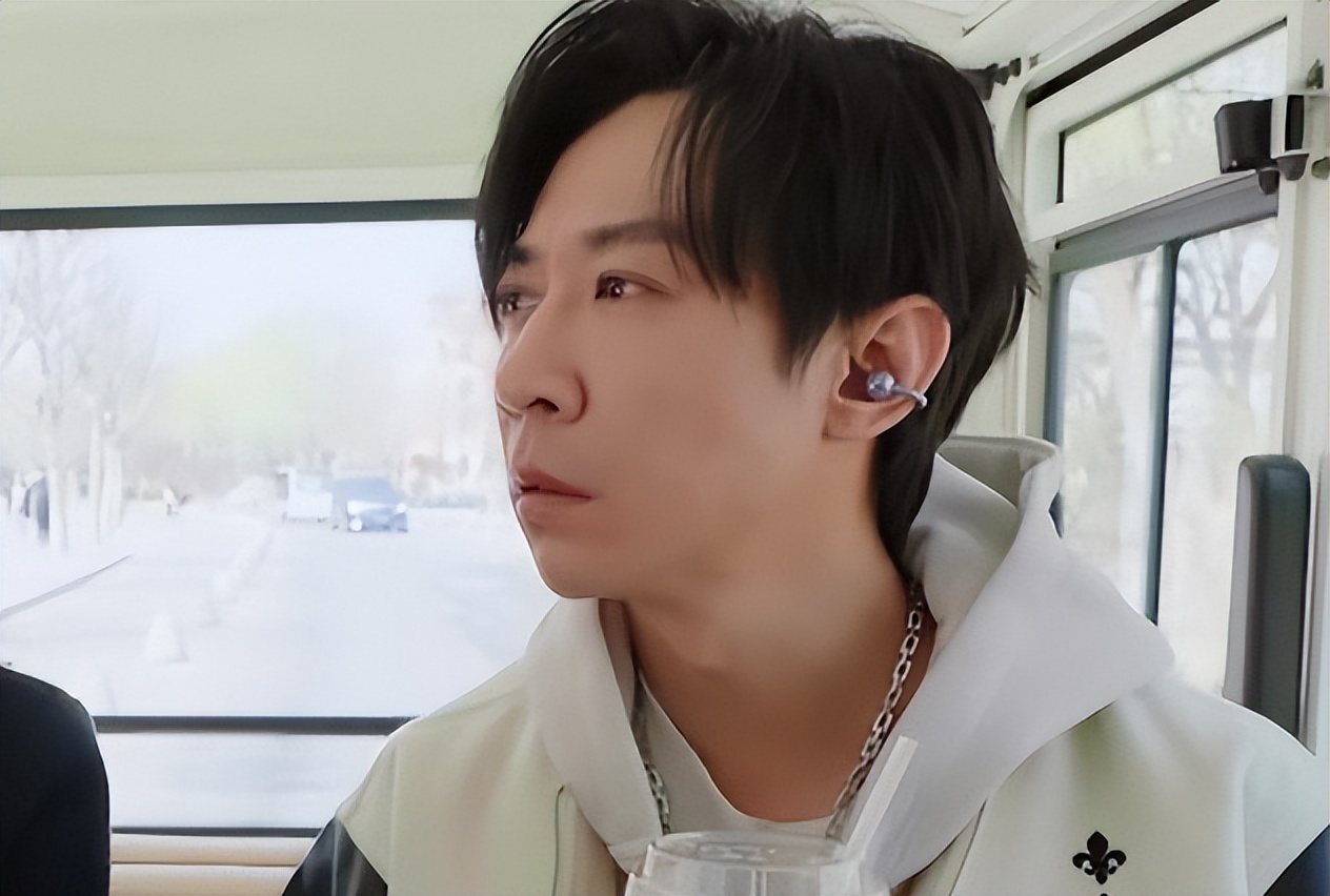 机关算尽太聪明，看张维伊被全网追着骂后，才懂董璇打得一手好算盘