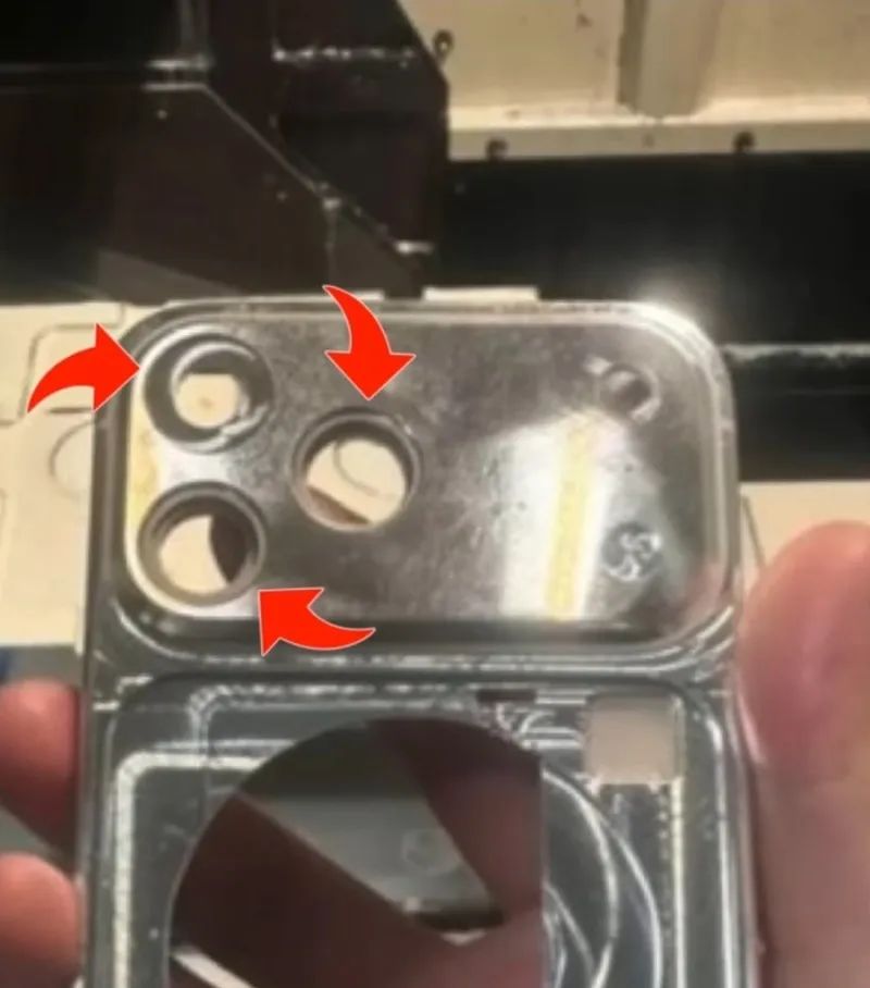 玻璃背板沒了？iPhone 17 Pro 這次是“金屬到位”